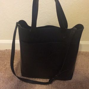 The Medium Transport Tote